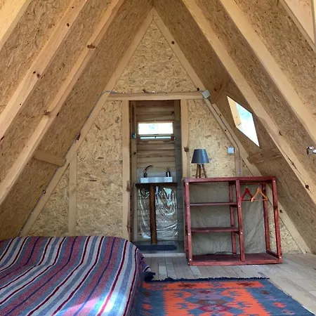 Sens Bungalows & Tents